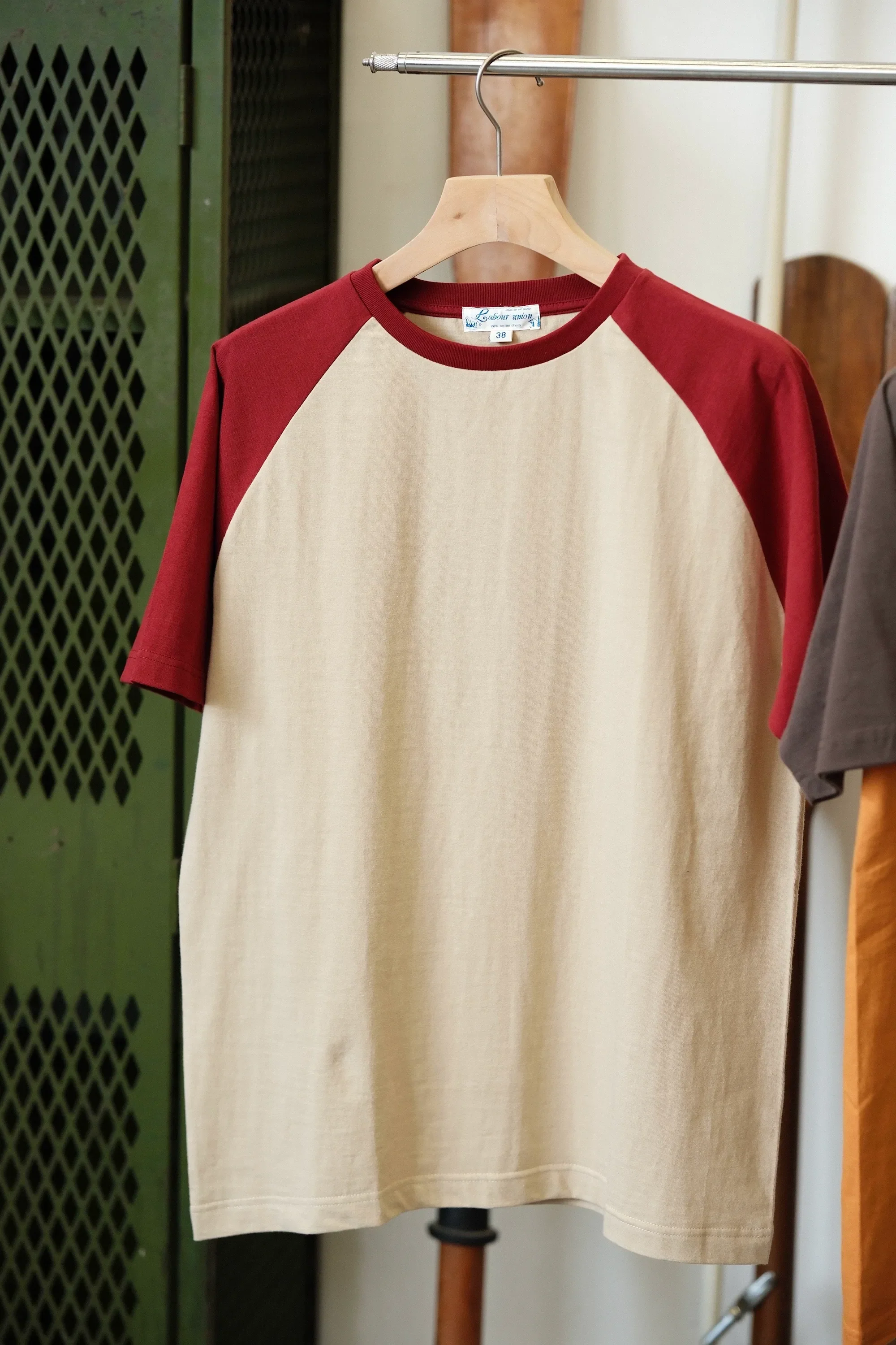 Two-Tone Raglan T-Shirt - Image 5