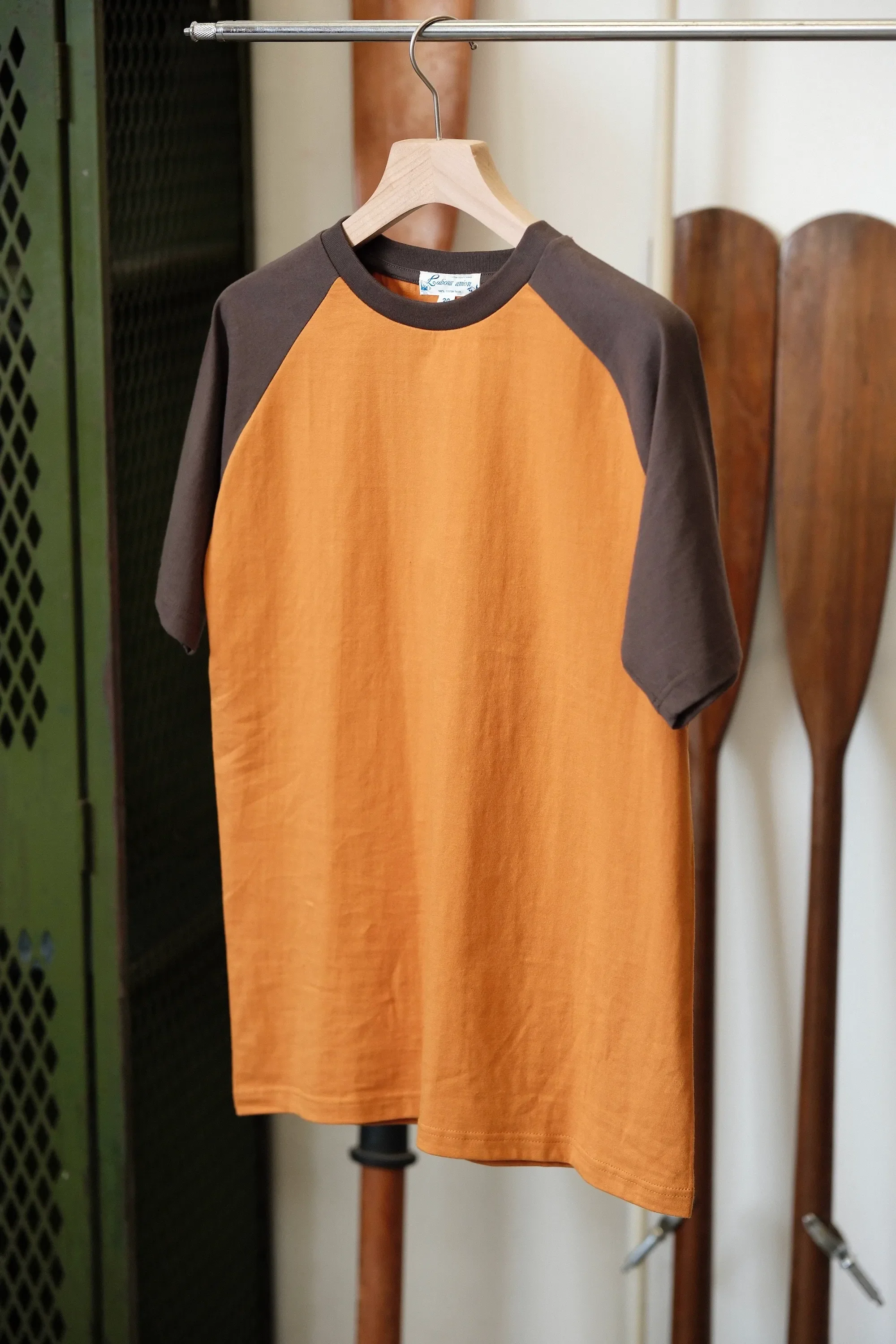 Two-Tone Raglan T-Shirt - Image 7