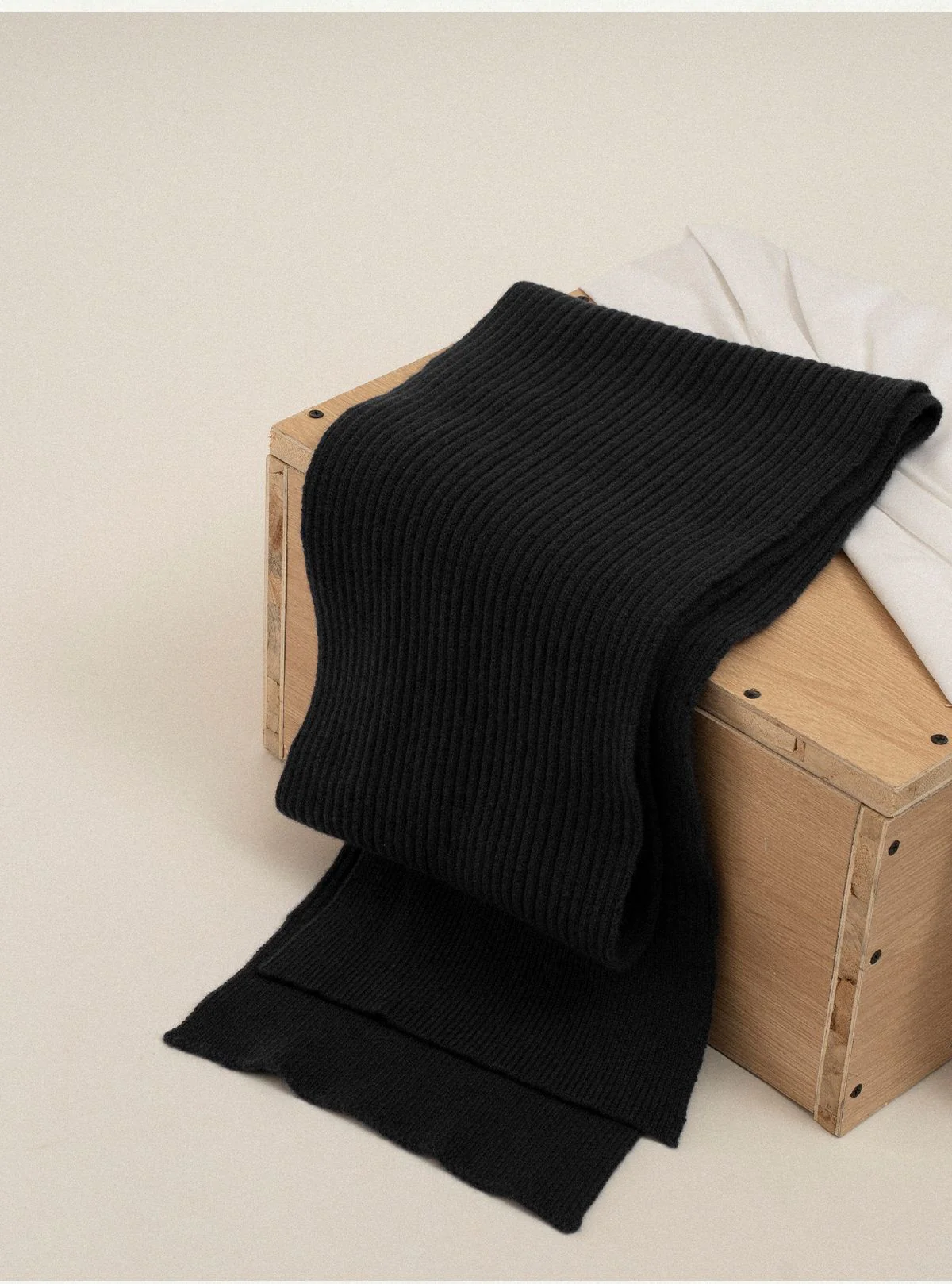 Ultra-Fine Wool Velvet Scarf - Image 4