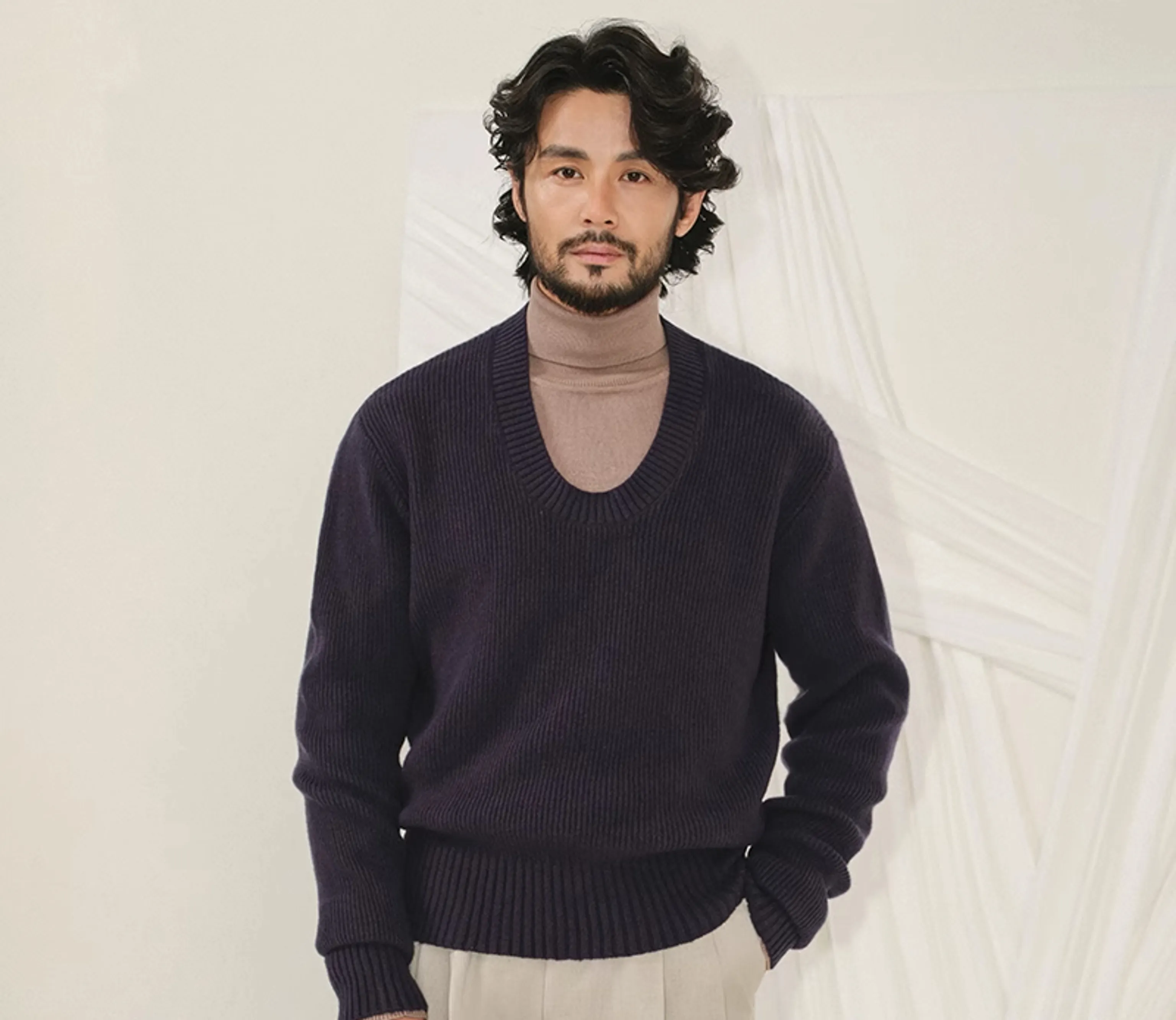 Unisex U-neck Knit Sweater - Image 13