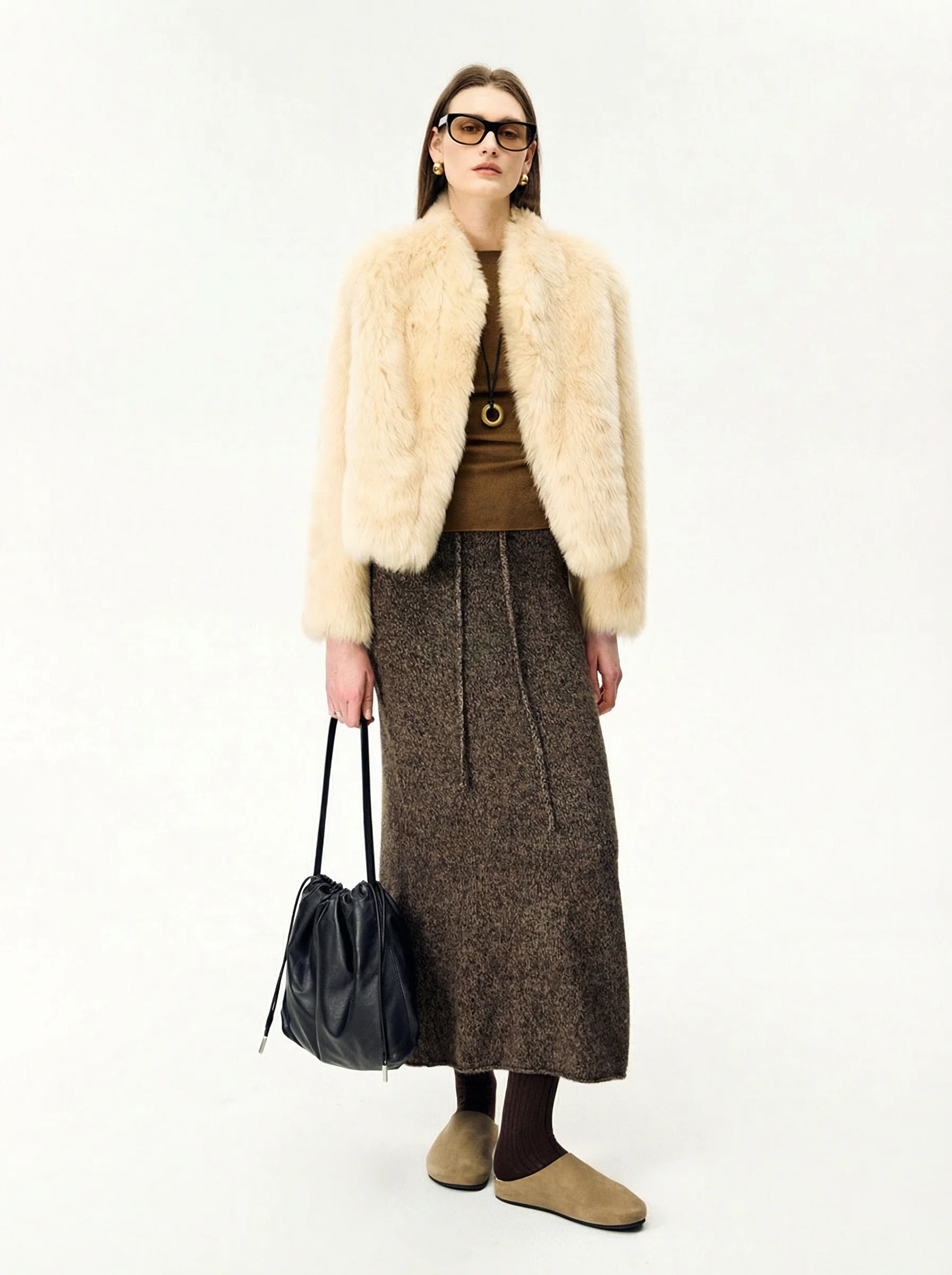 V‑Neck Short Toscana Shearling Jacket - Image 4