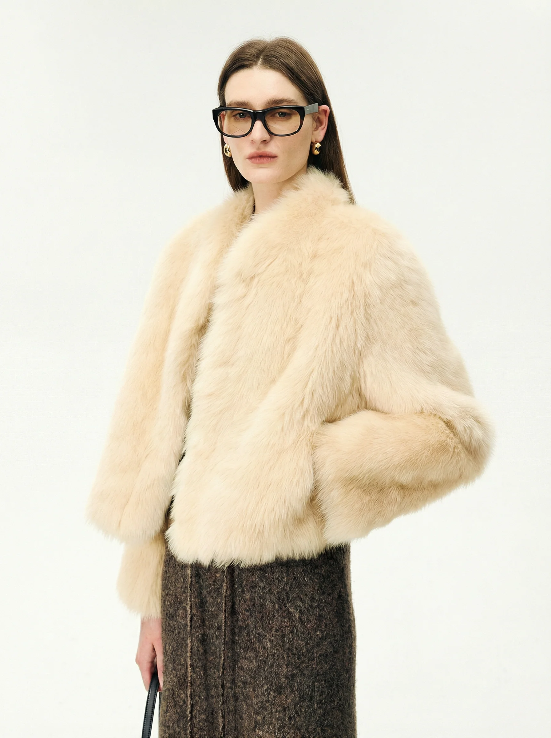 V‑Neck Short Toscana Shearling Jacket - Image 8