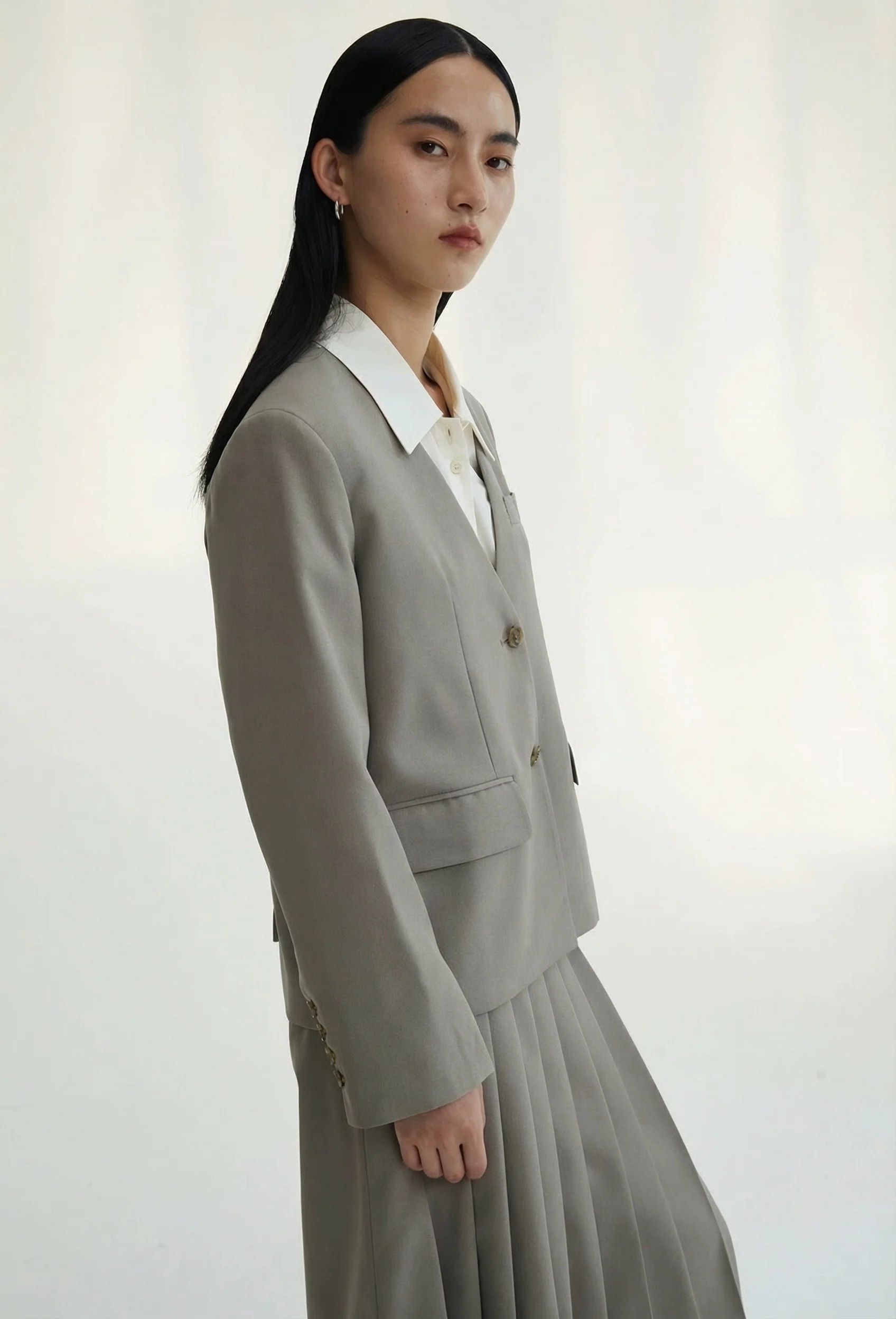 V-Neck Suit Set - Image 6