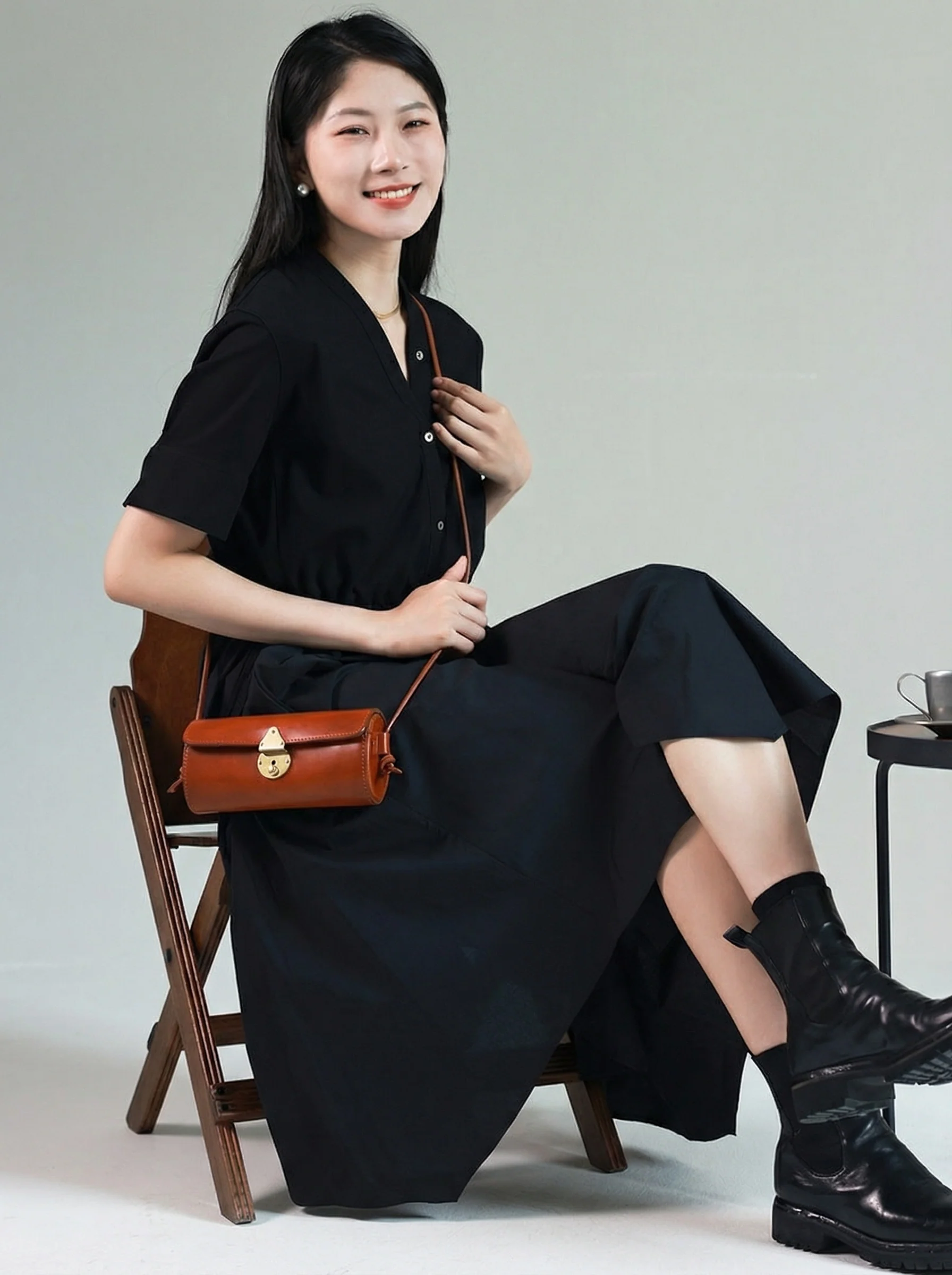 Vegetable-Tanned Cowhide Cylinder Bag - Image 9