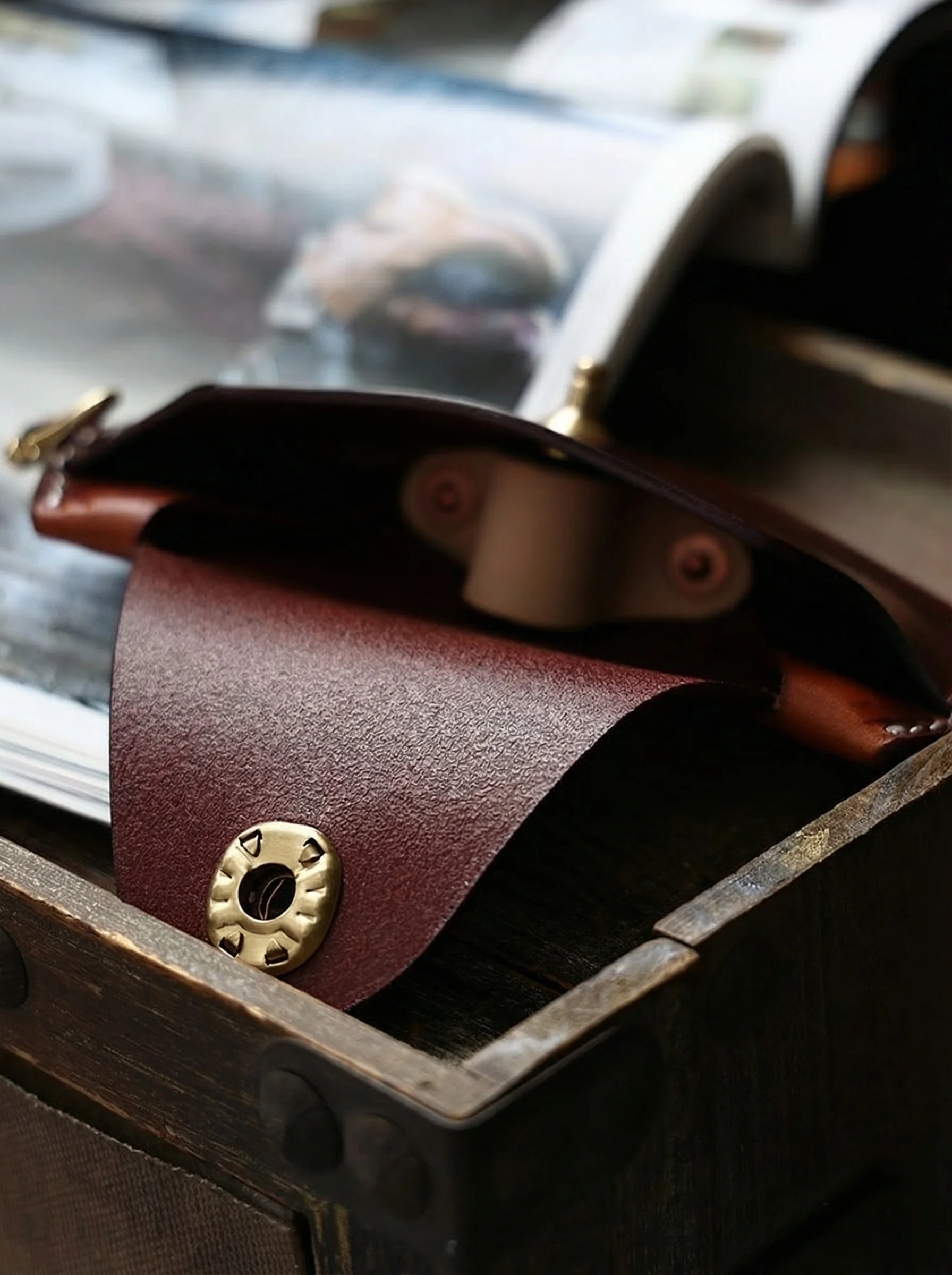 Vegetable-Tanned Cowhide Leather Glasses Case - Image 5