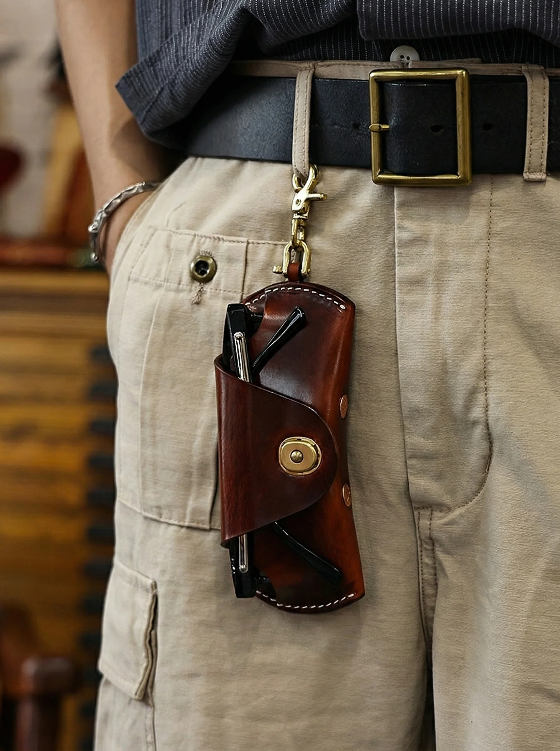 Vegetable-Tanned Cowhide Leather Glasses Case - Image 6