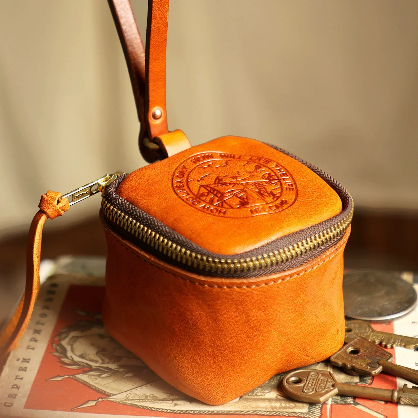 Vegetable-Tanned Leather Bracelet Case - Image 6