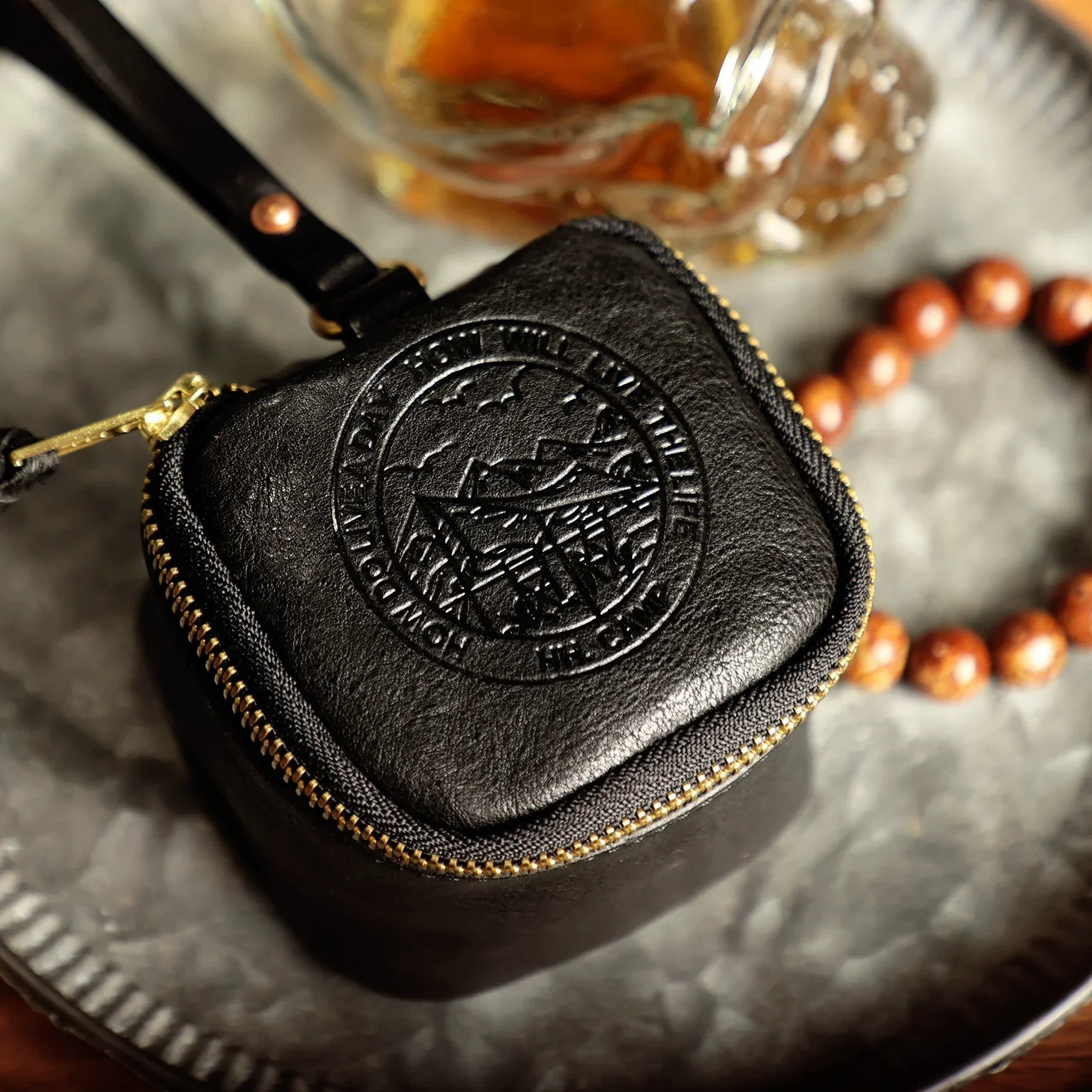 Vegetable-Tanned Leather Bracelet Case - Image 9