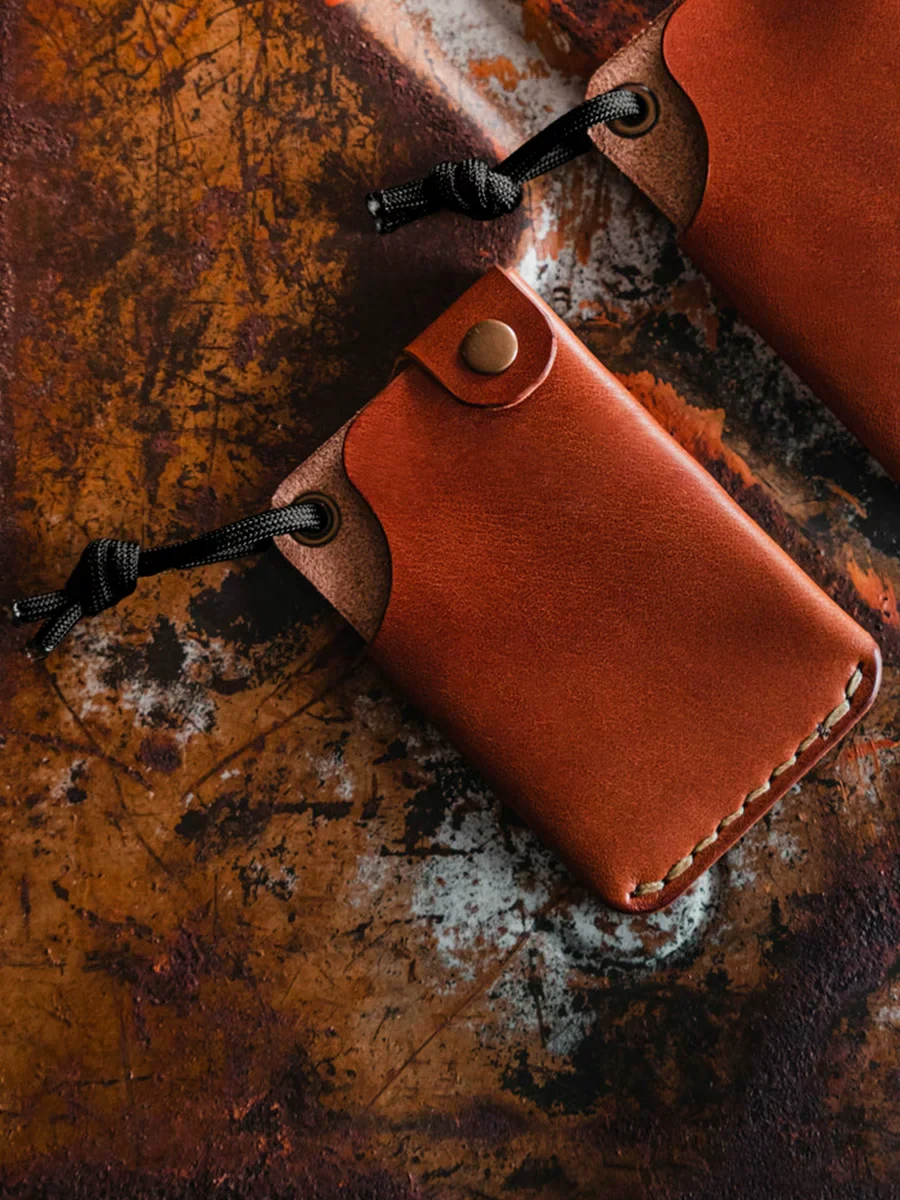 Vegetable-Tanned Top-Grain Leather Card Holder - Image 5