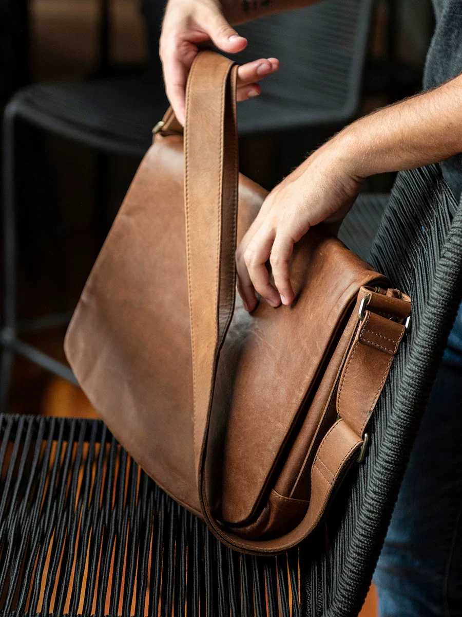 Vegetable-Tanned Top Grain Leather Messenger Bag