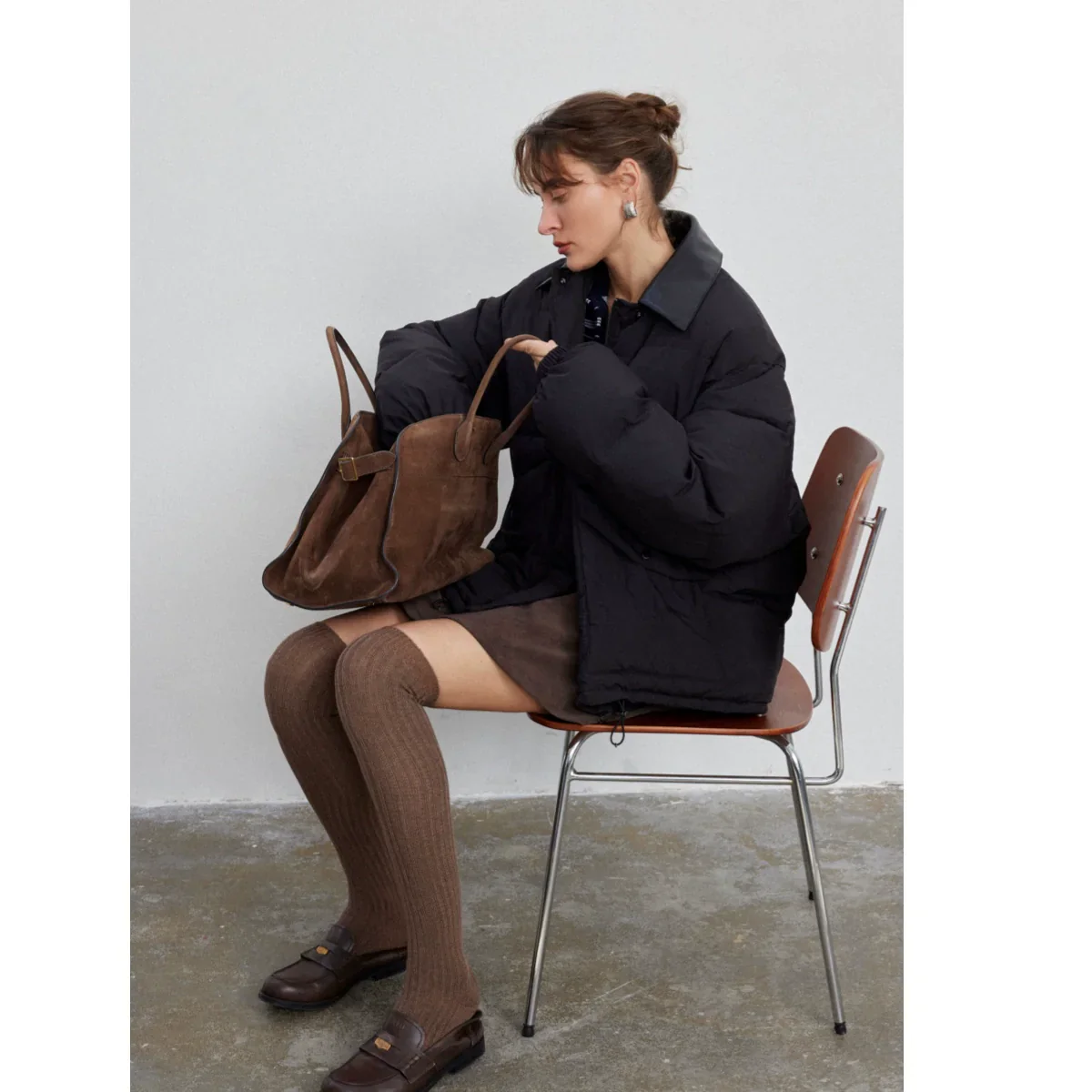 Versatile Leather-Collared Down Jacket - Image 4