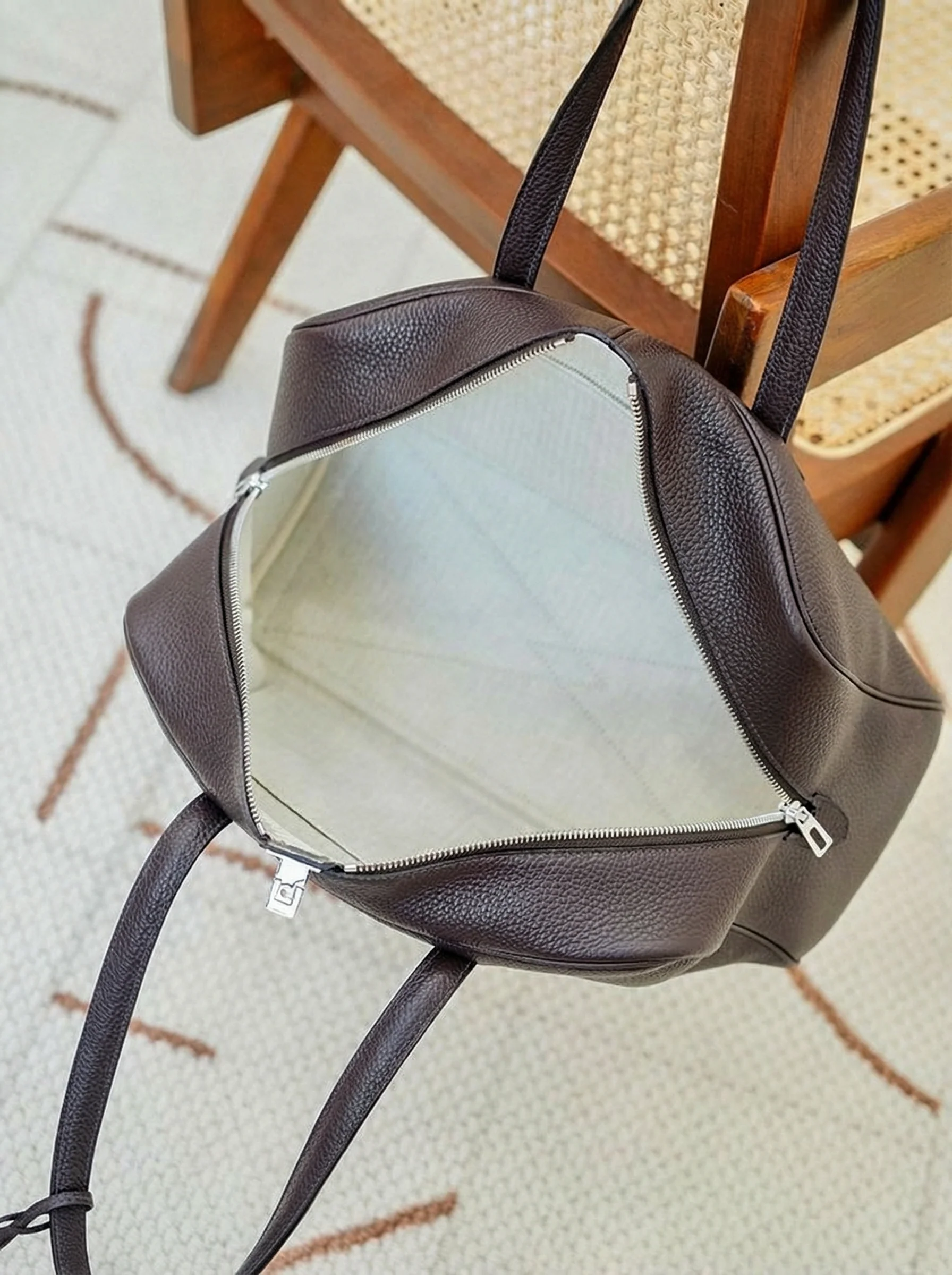 Victoria 35 Pebbled Leather Bowling Bag - Image 3