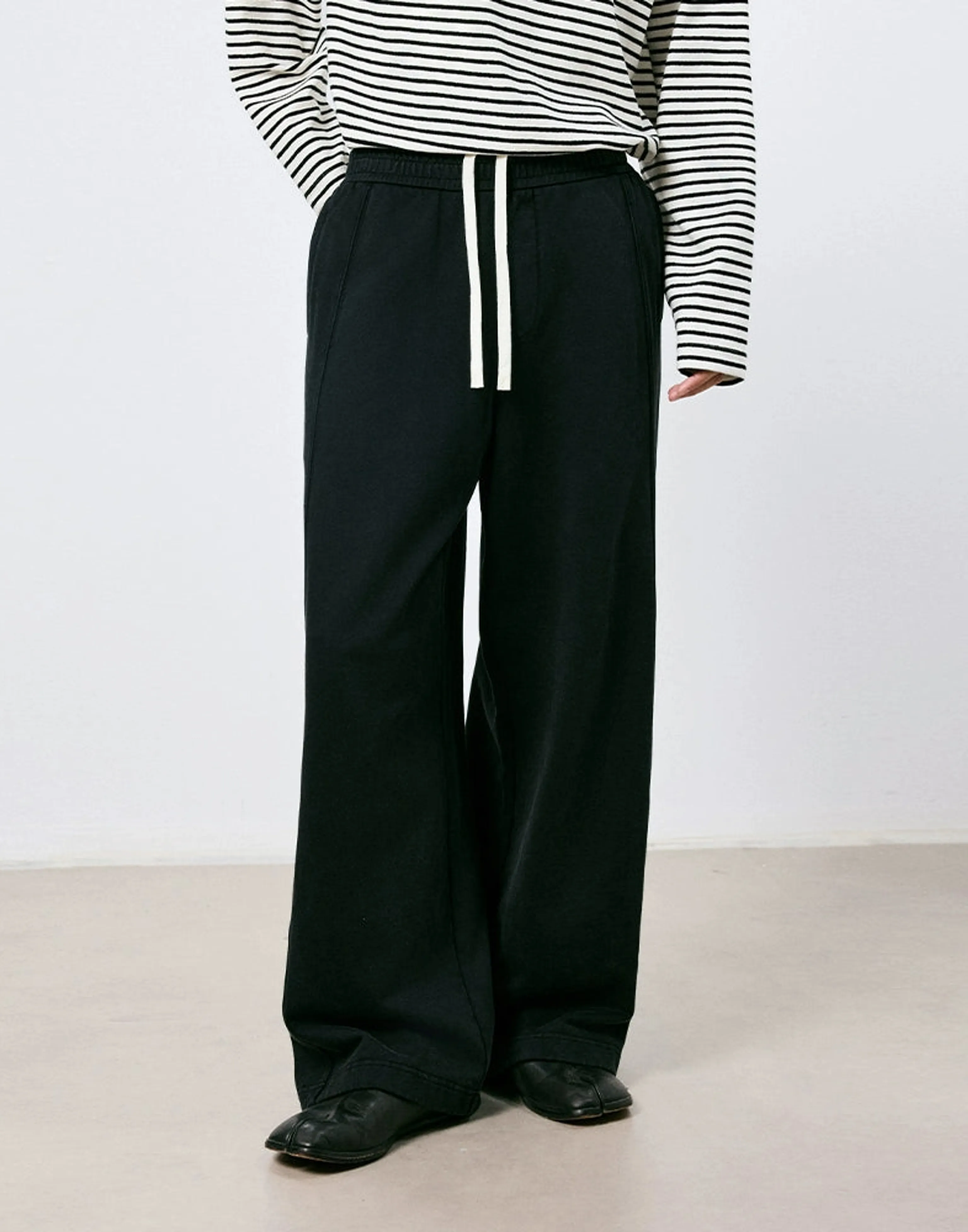 Washed Black Heavyweight Wide-Leg Sweatpants - Image 5