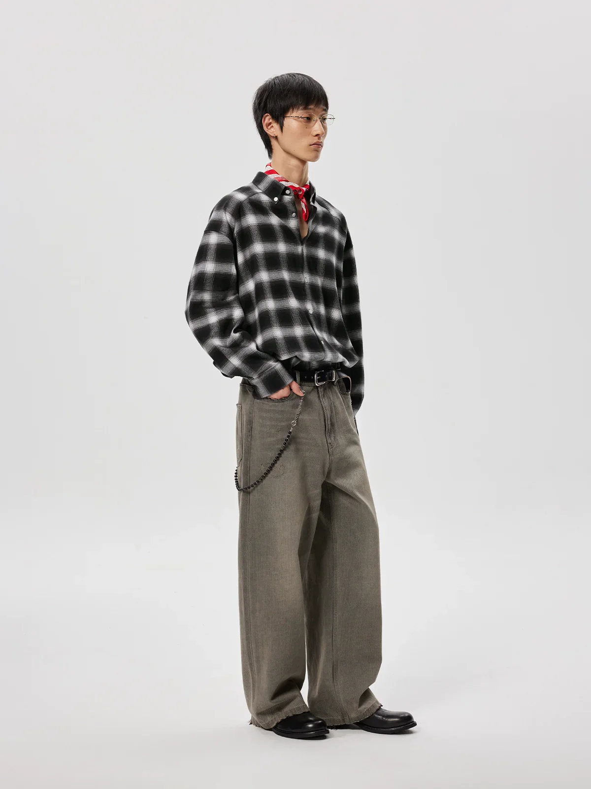 Washed Gray Straight Jeans - Image 4