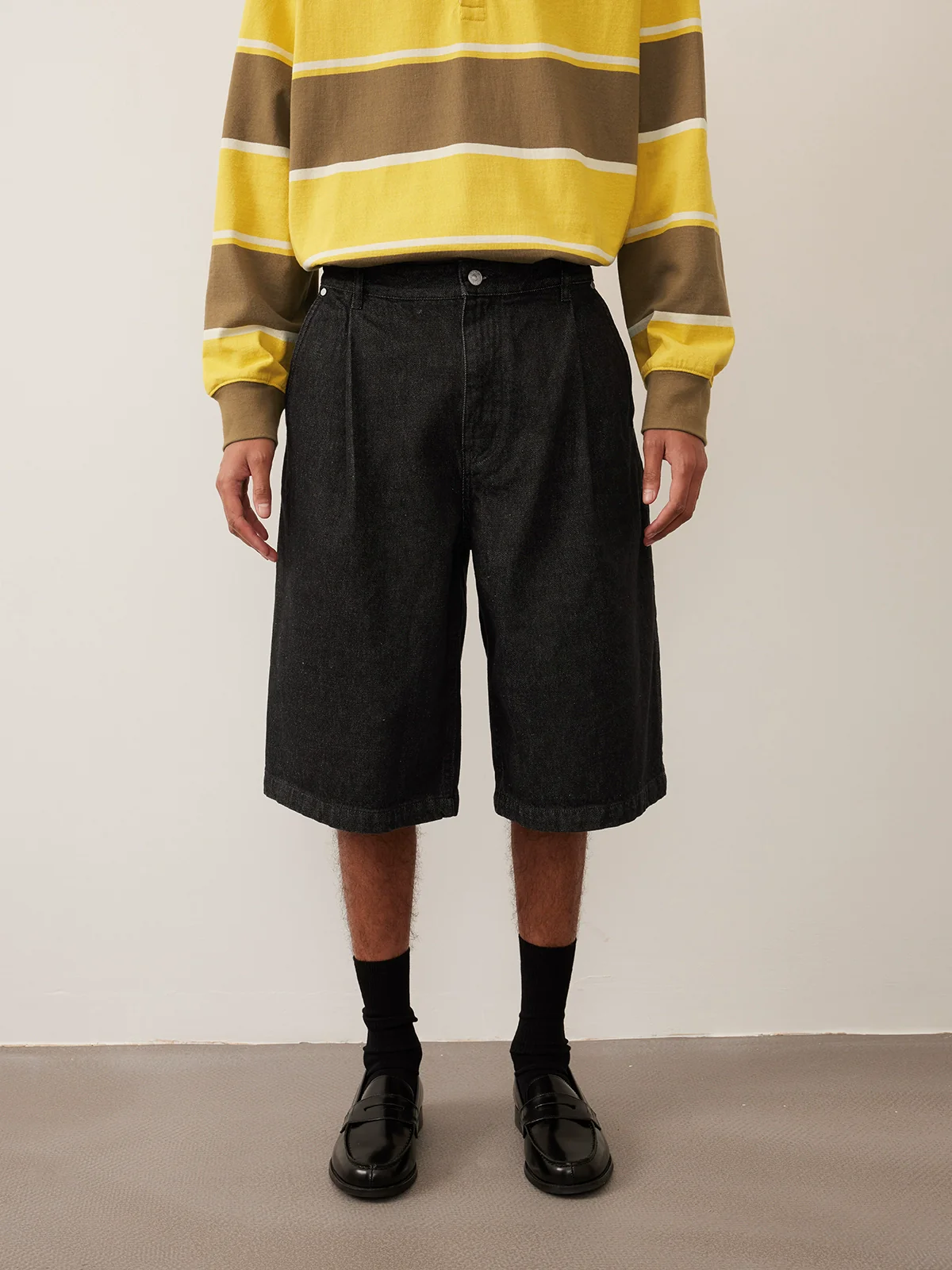 Washed Single Pleat Denim Shorts - Image 6