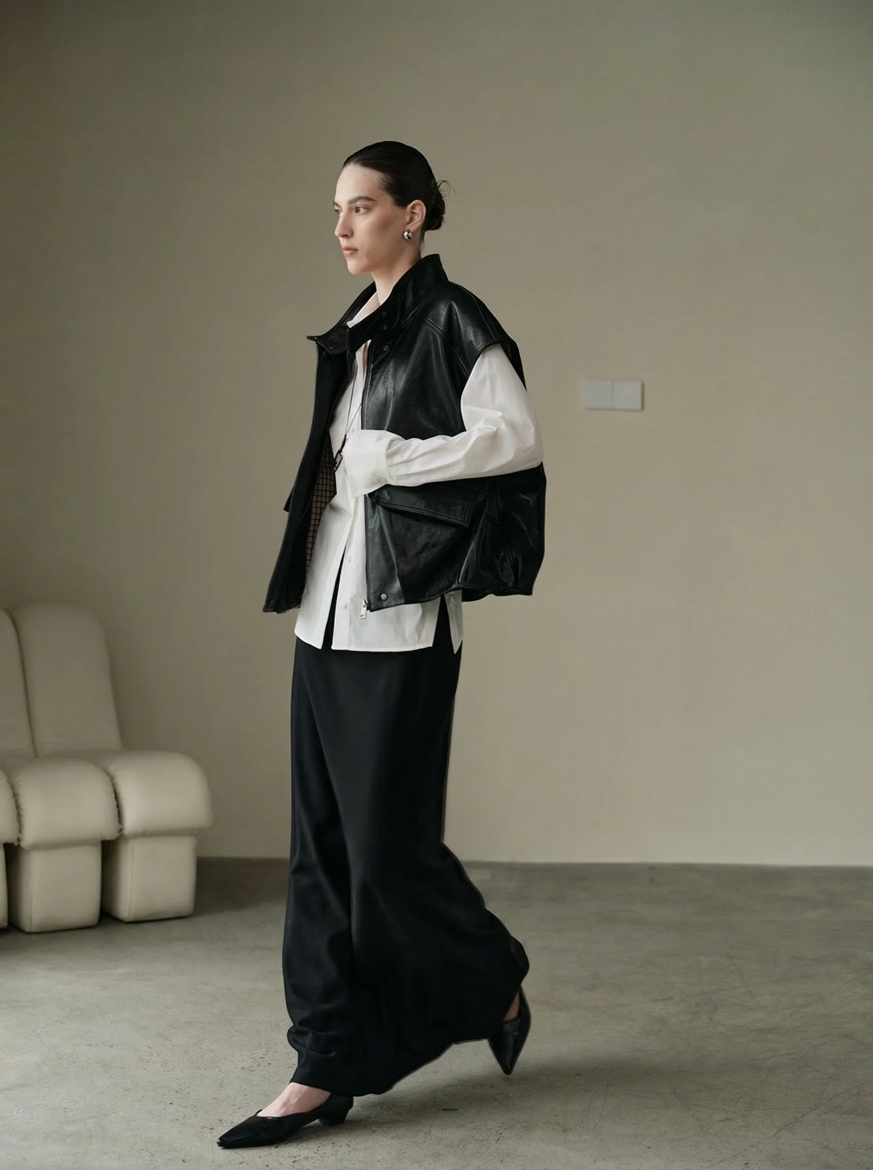 Waxed Cowhide Stand Collar Vest - Image 5