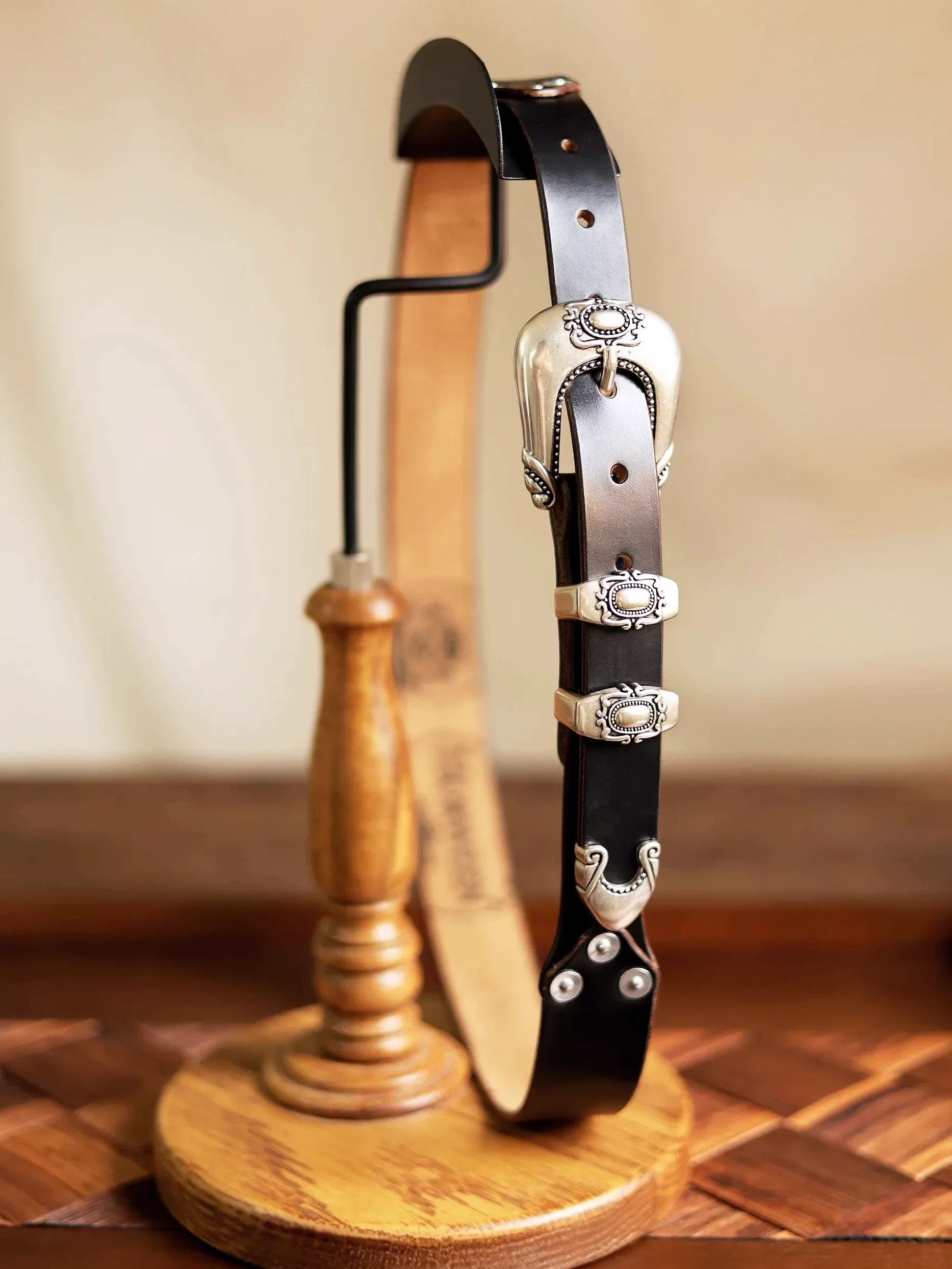 Western Engraved Buckle Leather Belt - Image 3