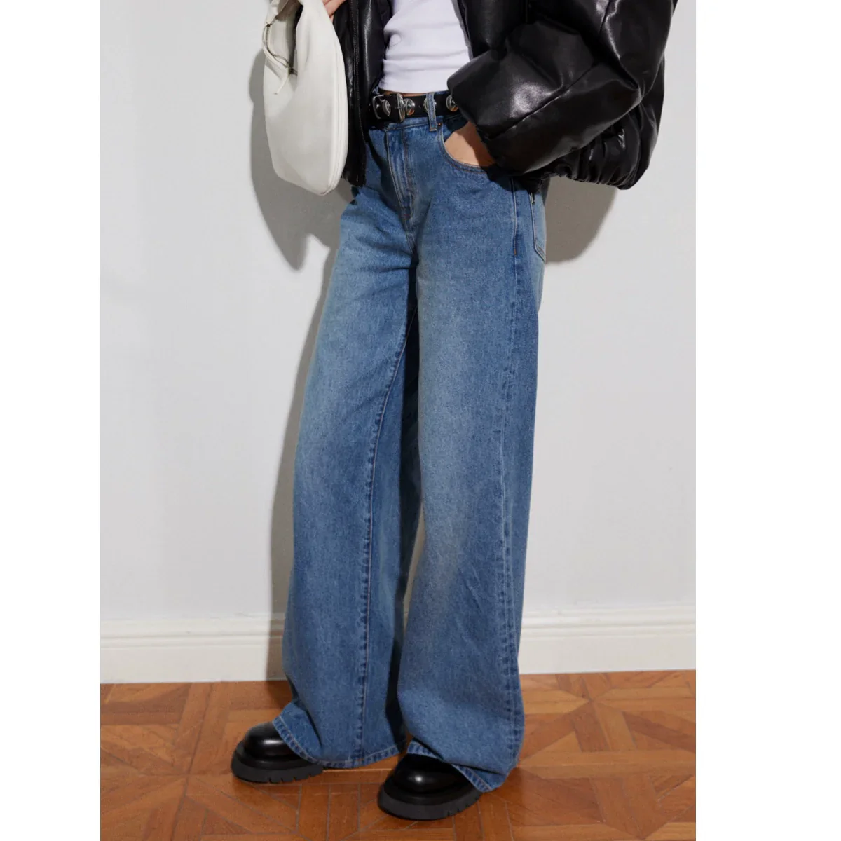 Wide-Leg Blue Jeans - Image 3