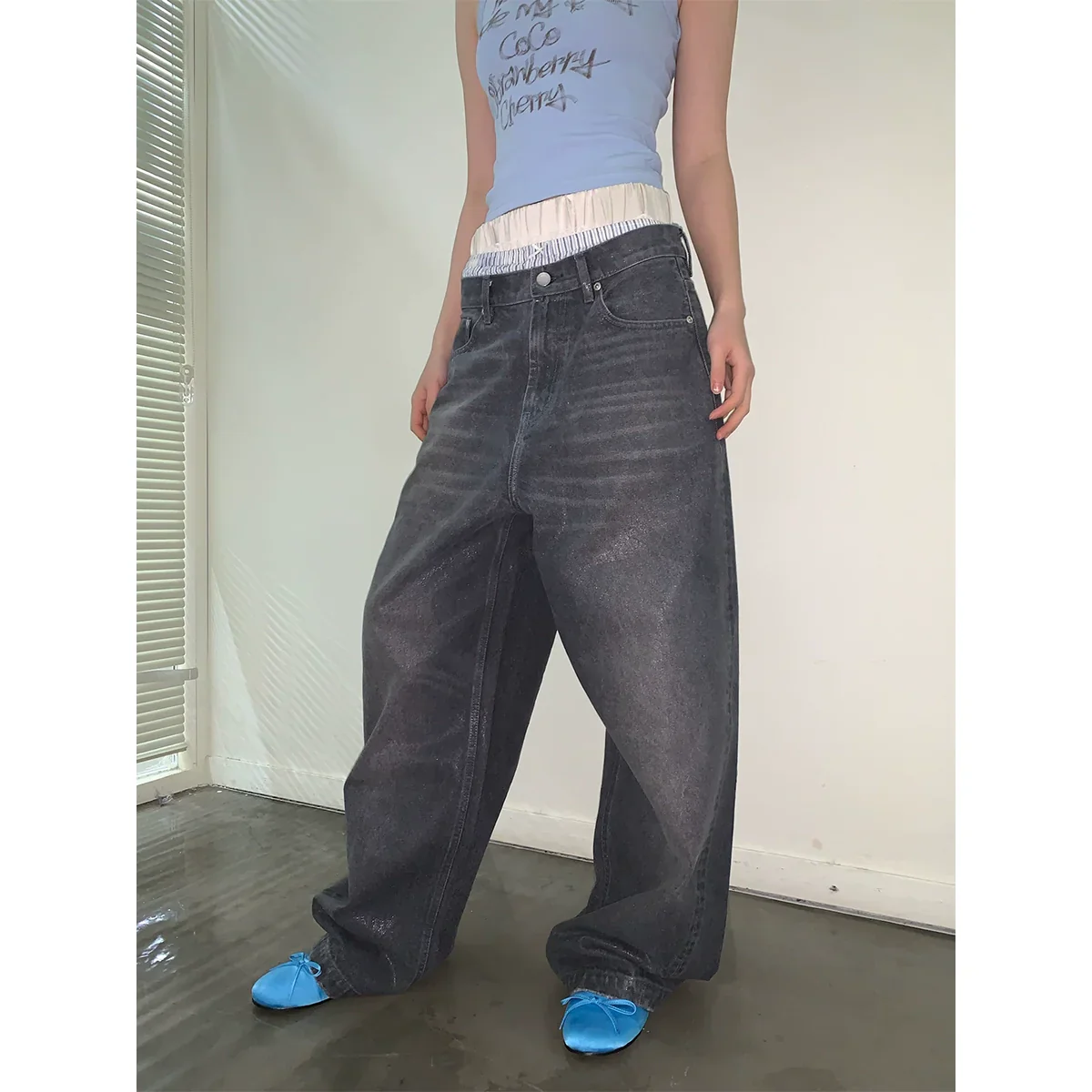 Wide-Leg Denim Jeans - Image 5