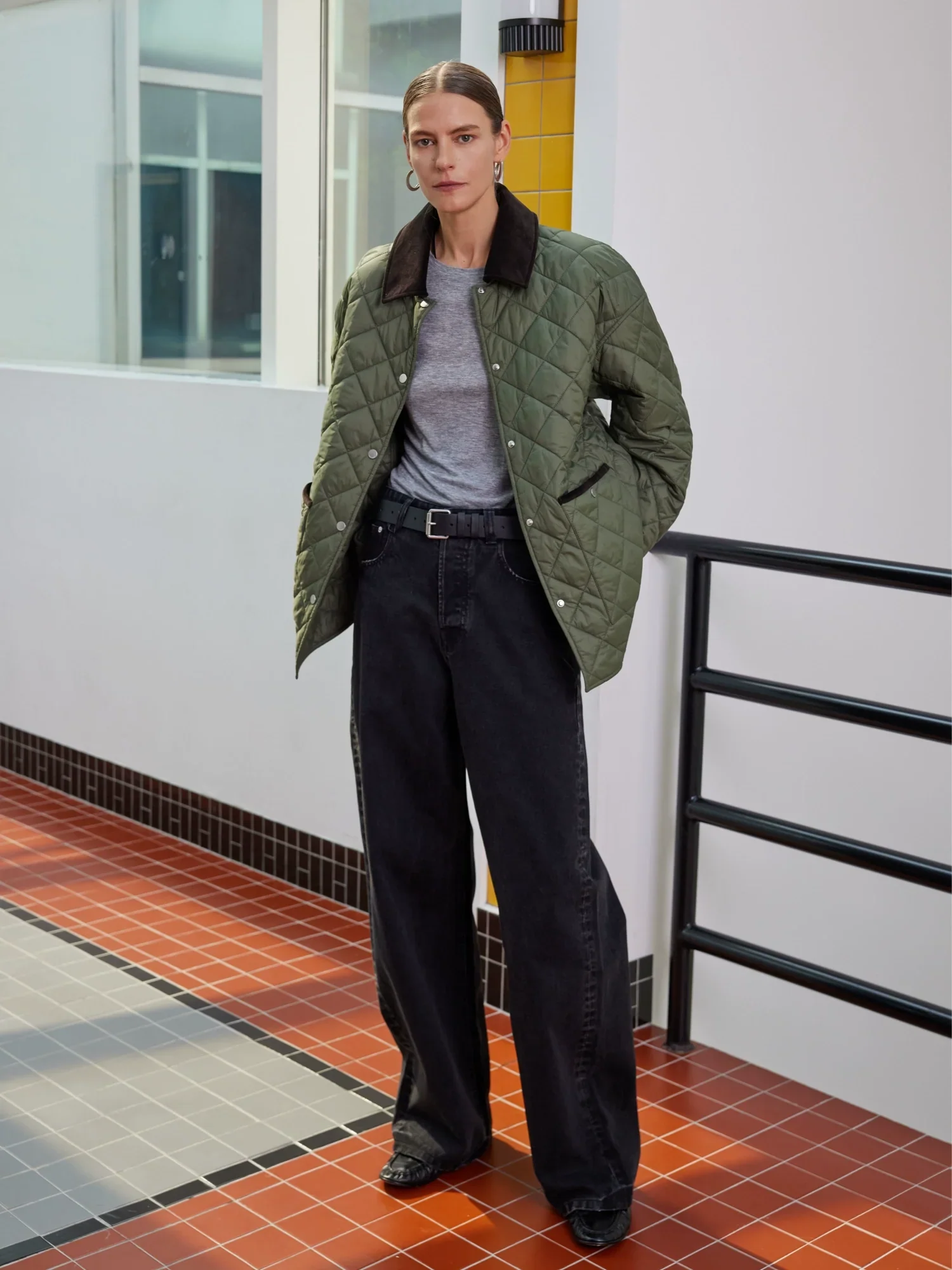 Wide-Leg Straight Denim Jeans - Image 3