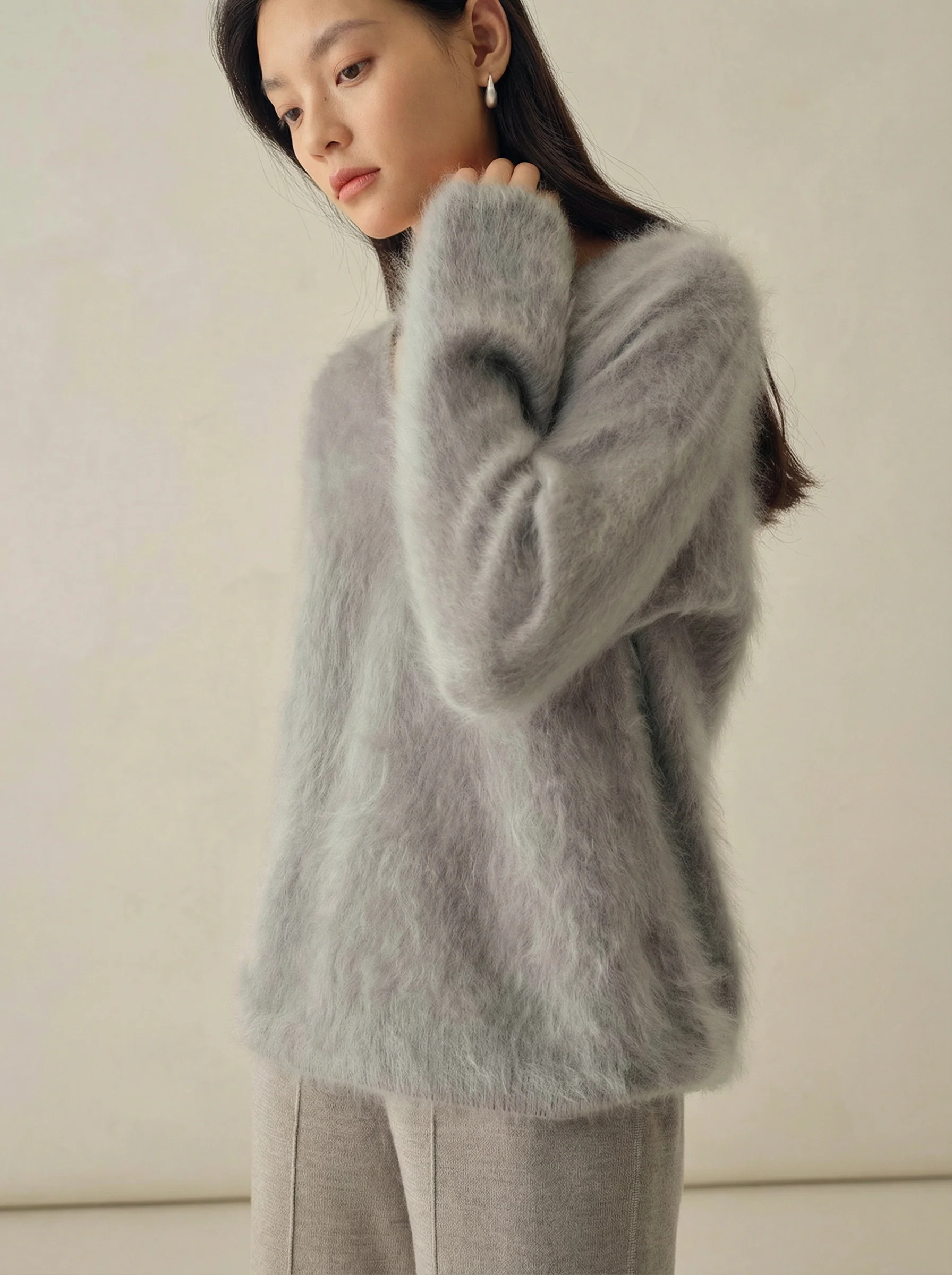 Winter Snow Oversized Cashmere V-Neck Sweater - Image 3