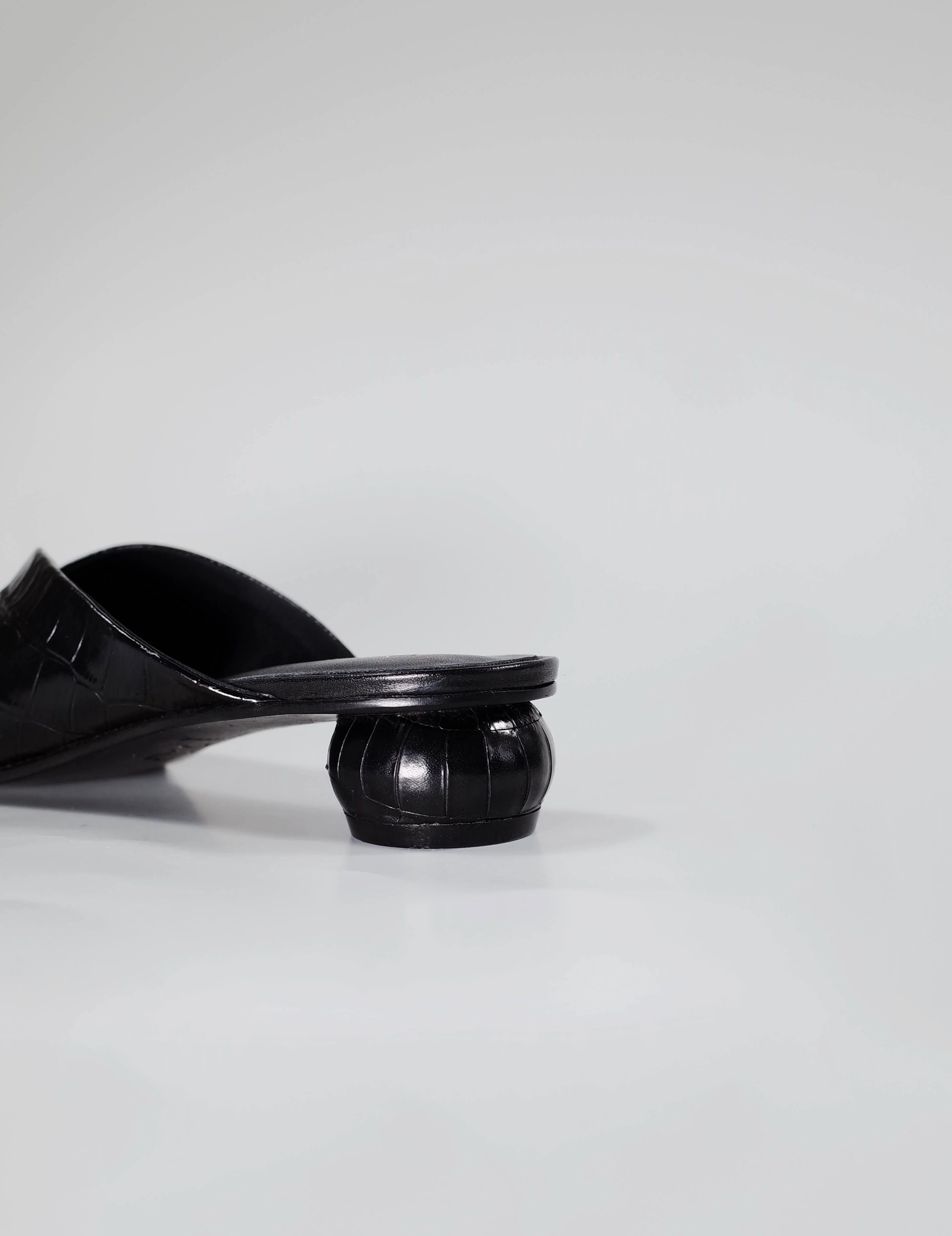 Woven Leather Pointed-Toe Mules - Image 4