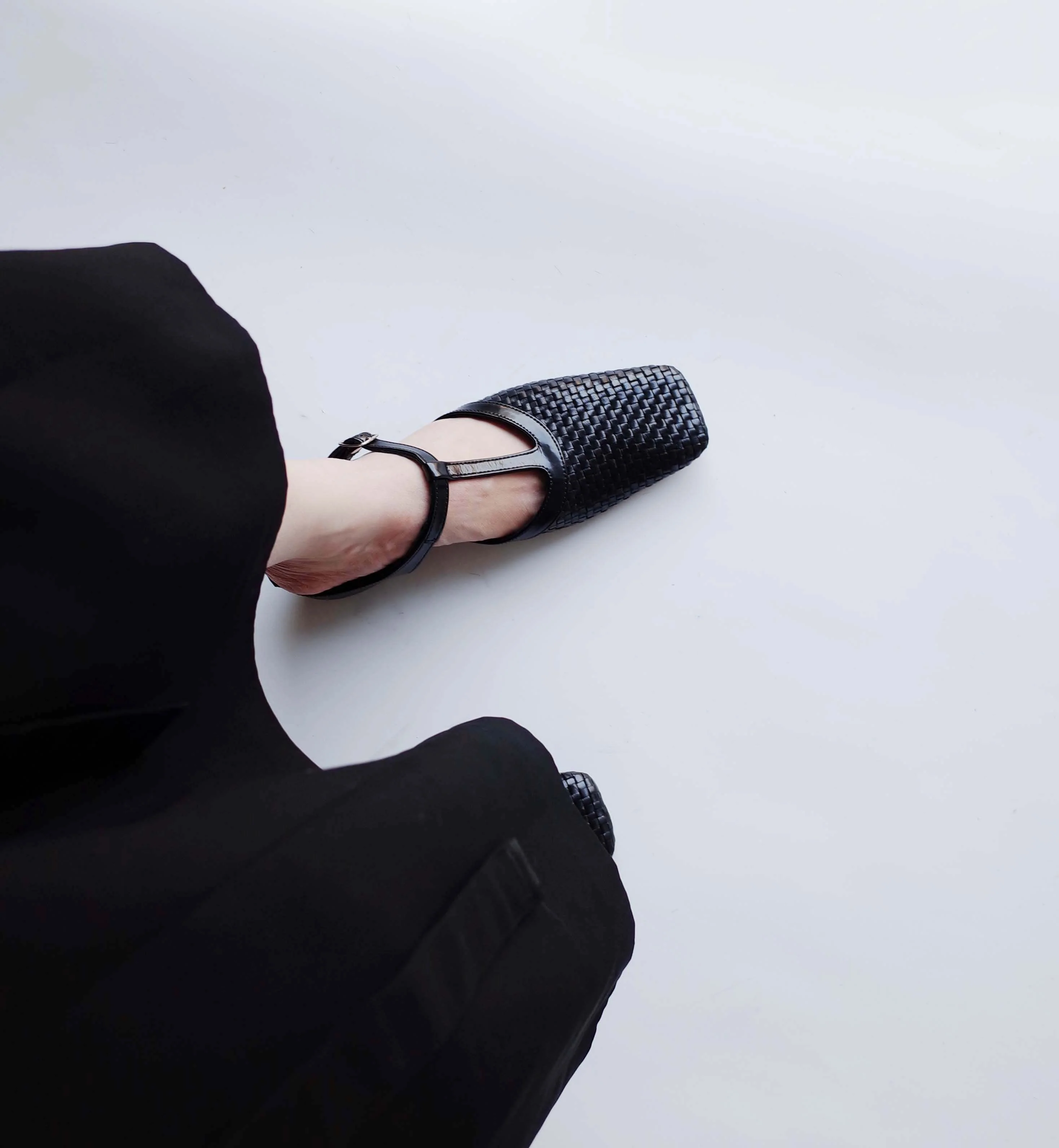 Woven T-Strap Leather Sandals - Image 4