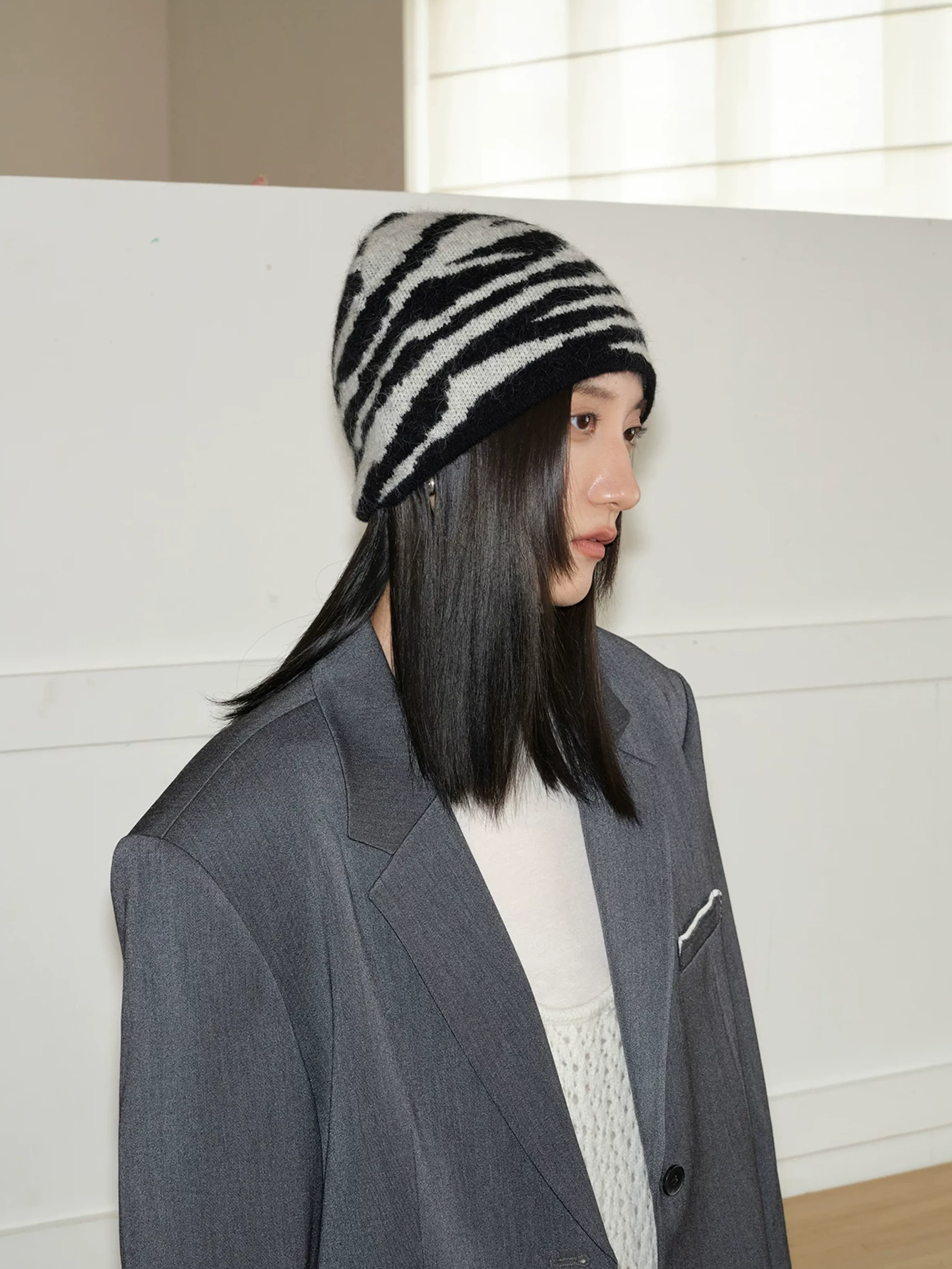 Zebra Pattern Knit Beanie - Image 4
